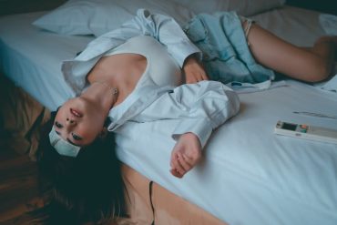 Cycle menstruel et sommeil : comment synchroniser vos nuits