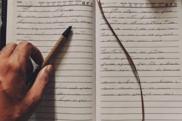 Écrits thérapeutiques : le journal intime guérit vraiment