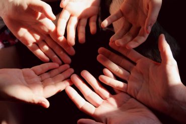 Pourquoi le soutien social transforme la vie des femmes