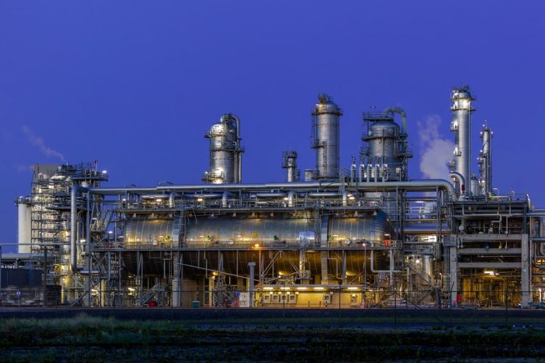 Le gaz SF6 dans l'industrie électrique : rôle et propriétés